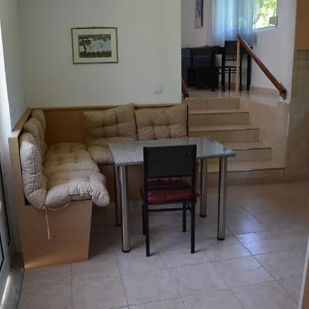Artemis - Garden House With Pool View Apartment